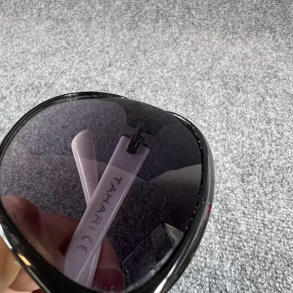 Tahari Women’s Sunglasses Black White Frame Damaged Hinge Read